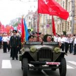 Кіровоград. Молодіжний журнал "Гречка" www.gre4ka.info В черзі з квітами та за кашею. День Перемоги в Кіровограді(ФОТО)