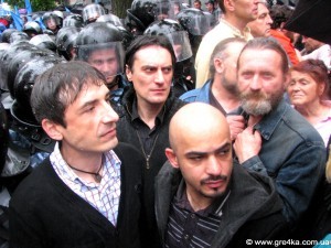 Кіровоград. Молодіжний журнал "Гречка" www.gre4ka.info Під Верховною Радою міліція застосувала газ.(ВІДЕО.ФОТО) (Оновлено)