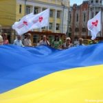 Кіровоград. Молодіжний журнал "Гречка" www.gre4ka.info В Кіровограді об’єднана опозиція провела флеш-моб «За мову!»(ФОТО)