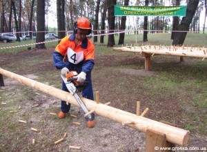 Кіровоград. Молодіжний журнал "Гречка" www.gre4ka.info В Олександрівці змагалися лісоруби!(ФОТО) Кіровоград. Молодіжний журнал "Гречка" www.gre4ka.info В Олександрівці змагалися лісоруби!(ФОТО)