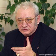 Кіровоград. Молодіжний журнал "Гречка" www.gre4ka.info    Рейдерське захоплення «Удару» в Кіровограді?(ФОТО)
