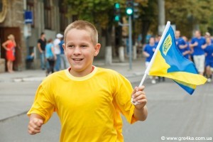 Кіровоград. Молодіжний журнал "Гречка" www.gre4ka.info Кіровоградські спортсмени утворили "живий" прапор(ФОТО,ВІДЕО)