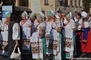 Кіровоград. Молодіжний журнал "Гречка" www.gre4ka.info Урочистості у Кіровограді пройшли під прапорами Партії Регіонів(ФОТО)