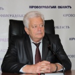 Кіровоград. Молодіжний журнал "Гречка" www.gre4ka.com.ua На дільниці в Кіровограді голова ДВК побив довірену особу кандидата від опозиції