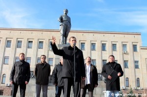   Кіровоград. Молодіжний журнал "Гречка" www.gre4ka.info Кіровоград підніс гарбуза владі(ФОТО)