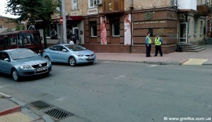   Кіровоград. Молодіжний журнал "Гречка" www.gre4ka.info На Азарова "кинули" всю кіровоградську міліцію(ФОТО)