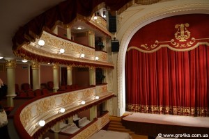 Кіровоград. Молодіжний журнал "Гречка" www.gre4ka.info Блєск і ніщєта кіровоградського театру(ФОТО)