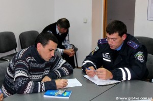   Кіровоград. Молодіжний журнал "Гречка" www.gre4ka.info Сутичка у кіровоградській ОВК(ФОТО,ВІДЕО)