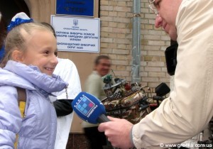 Кіровоград. Молодіжний журнал "Гречка" www.gre4ka.info Кіровоградці малювали портрет свого кандидата(ФОТО)