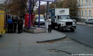   Кіровоград. Молодіжний журнал "Гречка" www.gre4ka.info На Азарова "кинули" всю кіровоградську міліцію(ФОТО)
