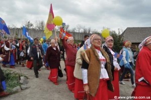 Кіровоград. Молодіжний журнал "Гречка" www.gre4ka.info На Хортиці козакували під прапорами "Партії регіонів"(ФОТО)