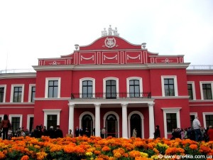  Кіровоград. Молодіжний журнал "Гречка" www.gre4ka.info Як херсонські благодійники від страшної долі кіровоградських театралів рятували(ФОТО)