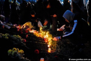 Кіровоград. Молодіжний журнал "Гречка" www.gre4ka.info У Кіровограді відзначили День пам’яті жертв Голодомору(ФОТО)