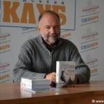 Кіровоград. Молодіжний журнал "Гречка" www.gre4ka.info Курков зізнався, що хоче перекласти свій роман на "львівську мову"