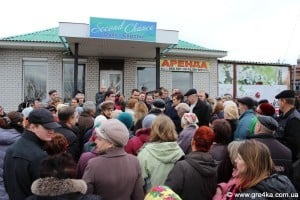 Кіровоград. Молодіжний журнал "Гречка" www.gre4ka.info У Кіровограді вежу мобільного зв’язку зводять у приміщенні магазину!(ФОТО)