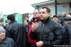 Кіровоград. Молодіжний журнал "Гречка" www.gre4ka.info У Кіровограді вежу мобільного зв’язку зводять у приміщенні магазину!(ФОТО)