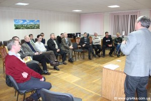 2Кіровоград. Молодіжний журнал "Гречка" www.gre4ka.info У Кіровограді створено новий політичний клуб(ФОТО)