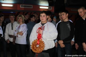  Кіровоград. Молодіжний журнал "Гречка" www.gre4ka.info У Кіровограді танцювали та гадали на Андріївських вечорницях(ФОТО)