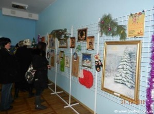 Ретро-прикраси для ялинки експонують у Кіровограді