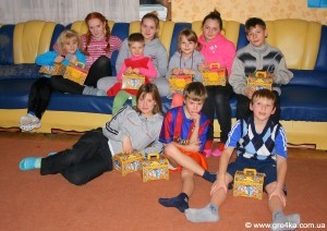 Кіровоград. Молодіжний журнал "Гречка" www.gre4ka.info Більше 2 тисяч маленьких кіровоградців до Дня Святого Миколая отримали подарунки від Миколи Онула(ФОТО)