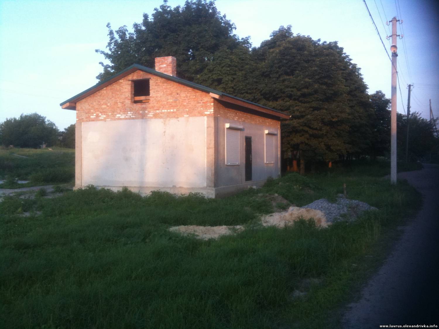 25691376