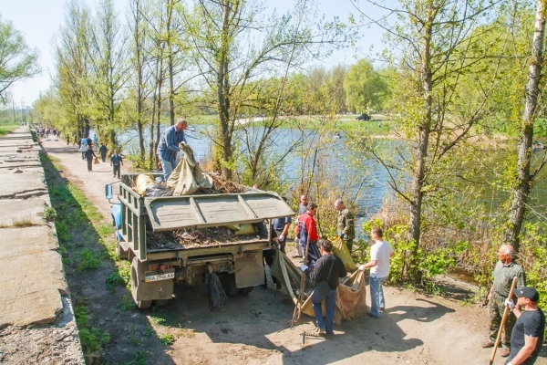 www.gre4ka.info - Інформаційний портал Гречка.Кіровоград: з Ковалівського пляжу вивезли 100 тонн сміття(ФОТО).