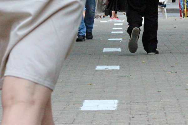 http://gre4ka.info/suspilstvo/4045-u-kirovohradi-komunalnyky-pereplutaly-dorohu-z-trotuarom-fotofakt