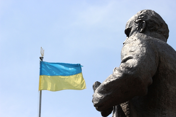 www.gre4ka.info - Інформаційний портал Гречка.Кіровоград: влада і опозиція об'єдналися біля Шевченка(ВІДЕО).