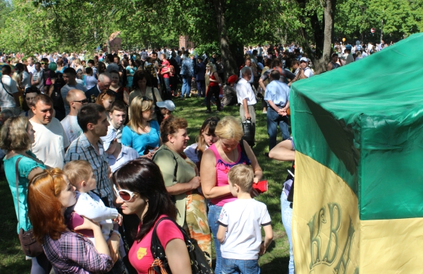 www.gre4ka.info - Інформаційний портал Гречка.Тисячі кіровоградців вийшли на святковий парад(ФОТО).