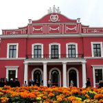www.gre4ka.info - Інформаційний портал Гречка.Замість Шаталовських чорнобривців біля театру висадили… амброзію!(ФОТОФАКТ).