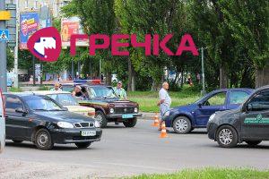 www.gre4ka.info - Інформаційний портал Гречка.Кіровоград: аварія на вулиці Жовтневої революції(ФОТО).