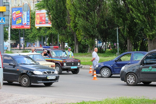 www.gre4ka.info - Інформаційний портал Гречка.Кіровоград: аварія на вулиці Жовтневої революції(ФОТО).