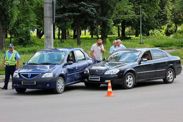 www.gre4ka.info - Інформаційний портал Гречка.Кіровоград: аварія на вулиці Жовтневої революції(ФОТО).