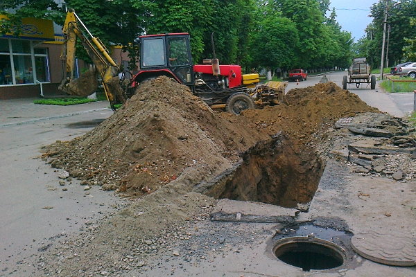 www.gre4ka.info - Інформаційний портал Гречка.Кіровоград: вулиця Куроп’ятникова перекрита через порив труби(ФОТО).