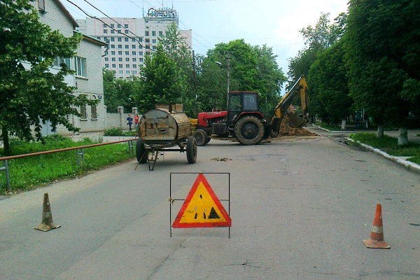 www.gre4ka.info - Інформаційний портал Гречка.Кіровоград: вулиця Куроп’ятникова перекрита через порив труби(ФОТО).