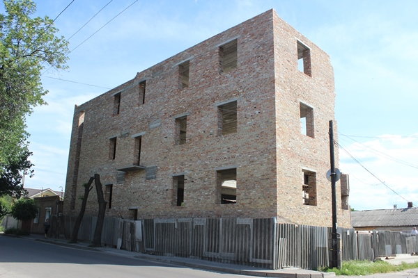 www.gre4ka.info - Інформаційний портал Гречка.Сусідські війни по-кіровоградськи: замість дружби, тріщини у стінах та закладені вікна.