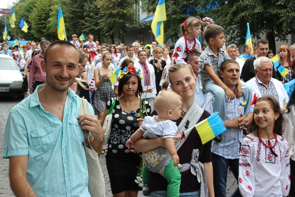 Вишиванкова хода у Кіровограді зібрала тисячі людей(ФОТО,ВІДЕО) 