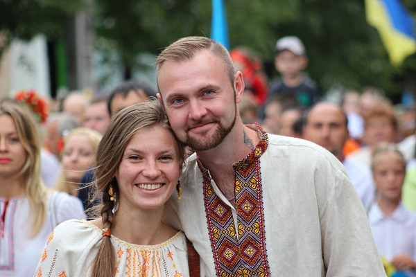 Вишиванкова хода у Кіровограді зібрала тисячі людей(ФОТО,ВІДЕО) 
