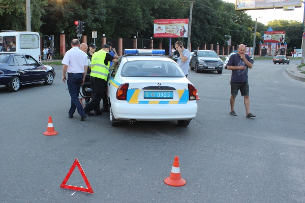 Кропивницький ДТП за участі поліцейського авто 3