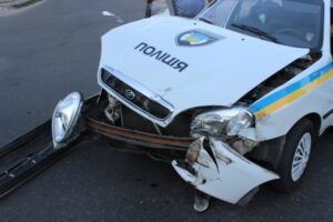 У Кропивницькому відбулась ДТП за участі поліцейського авто