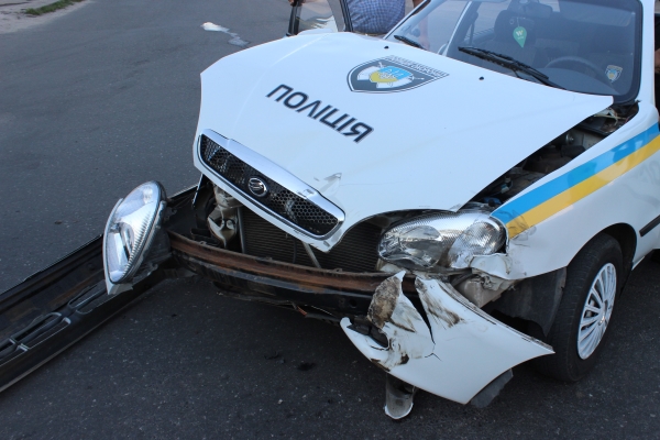 У Кропивницькому відбулась ДТП за участі поліцейського авто