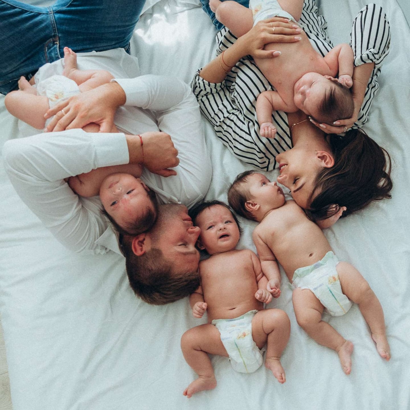 родина з чотирма дітьми родина з чотирам дітьми