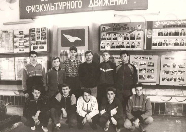 31990