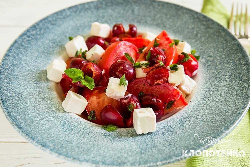 Salat z tomativ z chereshneu i fetou siteWebUkr copy