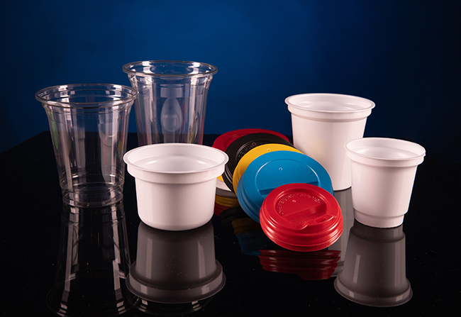 plastikovye strakany i kryshki optom optipak