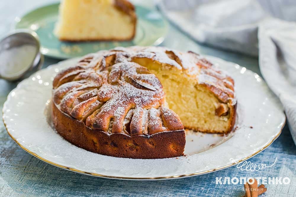 Yabluchna sharlotka na kefiri siteWebUkr