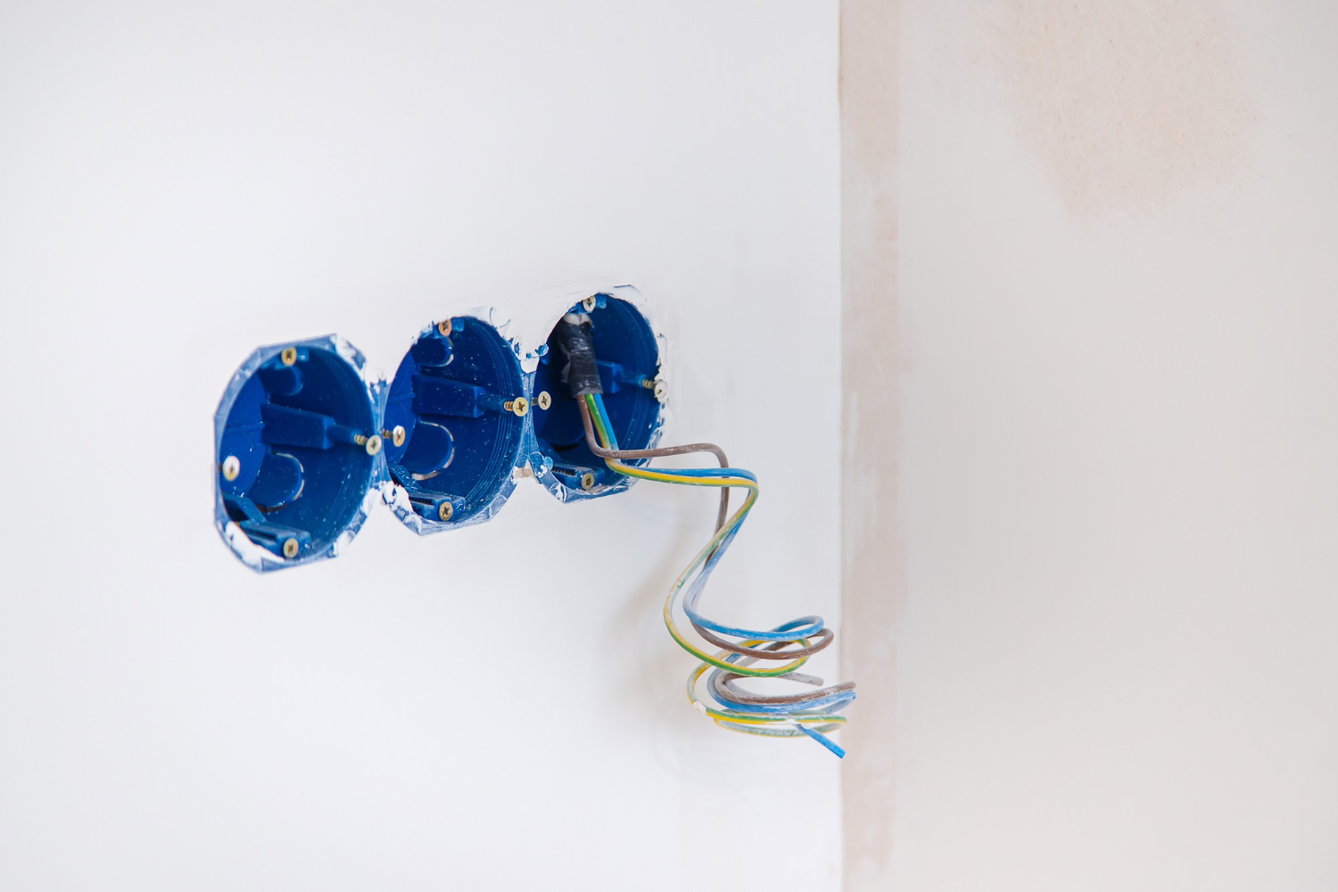 electrical wiring in the house selective focus