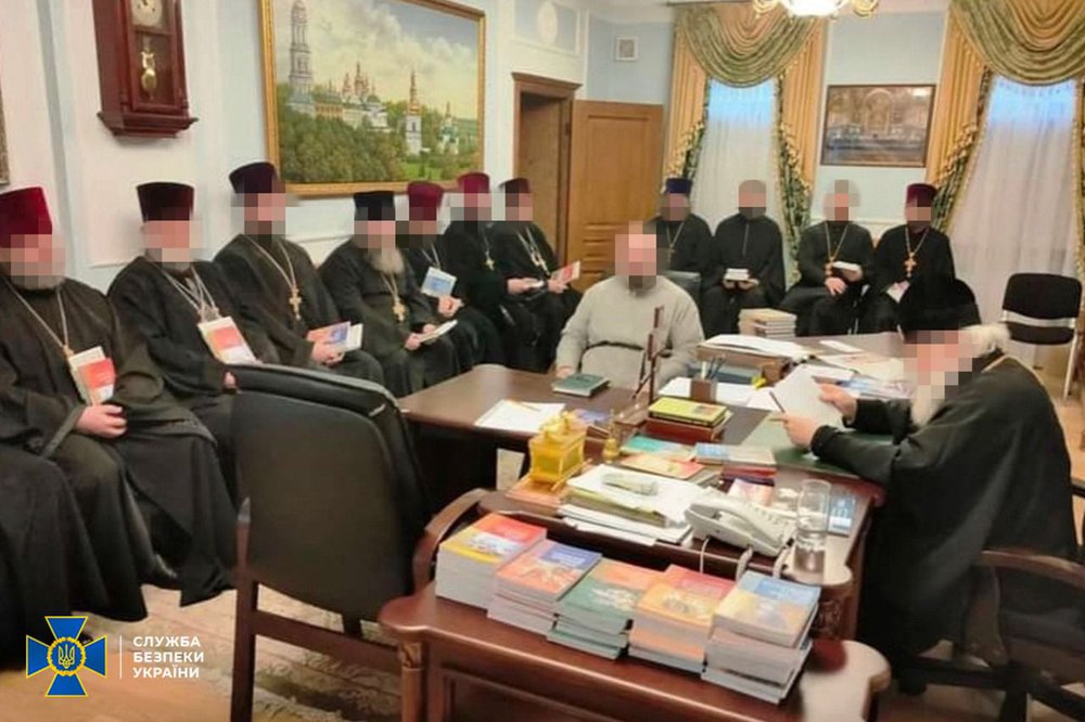 prezentacziya knyg v kirovogradskij yeparyii. foto sbu copy