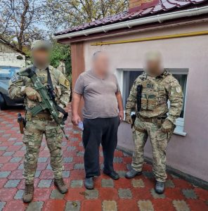 посередник у хабарі судді
