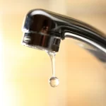 без води